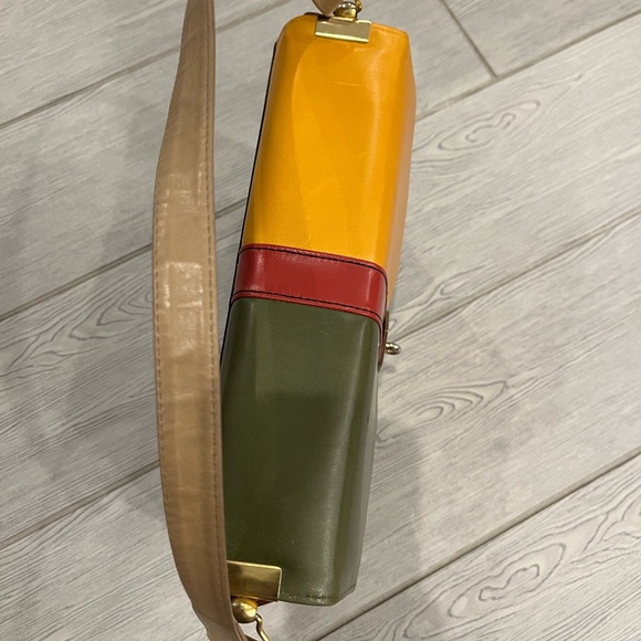 1960s Green ,Gold,Brown & Red Shoulder Bag with Color-Blocking Design - Picture 4 of 13